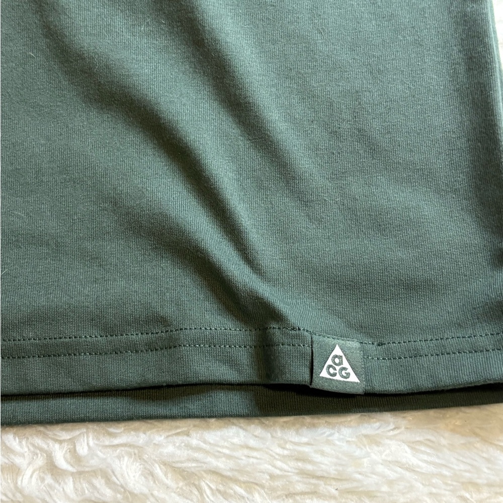 Nike Men's ACG Pickinout Dri-Fit T-Shirt in Vintage Green Size S - Picture 7 of 8